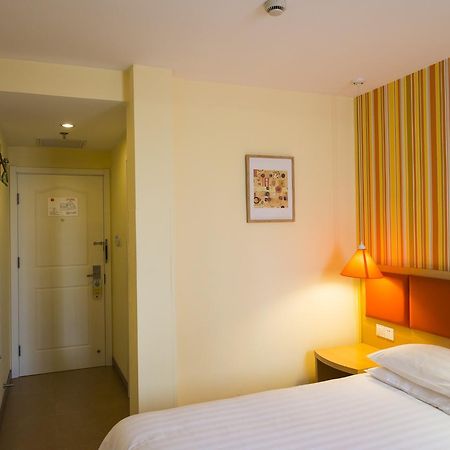 Home Inn Shanghai Hongqiao Terminal Jinshajiang Road Changfeng Exterior photo