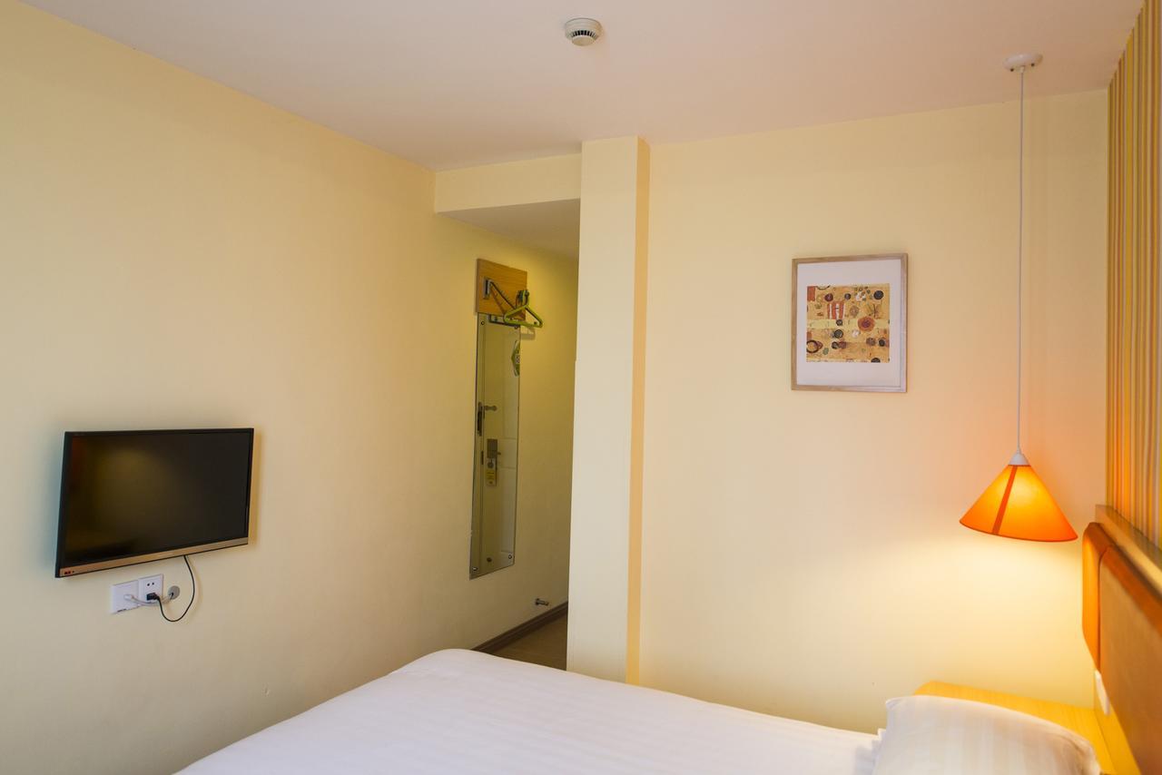 Home Inn Shanghai Hongqiao Terminal Jinshajiang Road Changfeng Exterior photo